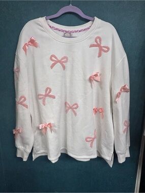 NWT Tru Self 2X White Crewneck Sweatshirt with Pink Bow Detail